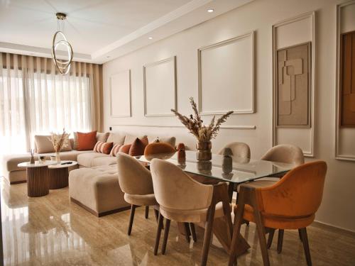 Sancy Luxury rez de jardin avec piscine privée — 4-Star Luxury Hotel in Casablanca, Morocco