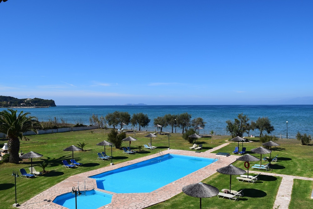 S&C Kosmos Beach Resort - last minute hotel in Corfu