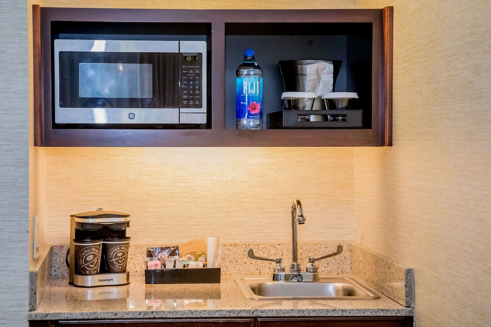 Embassy Suites by Hilton Lexington Green - photo 26