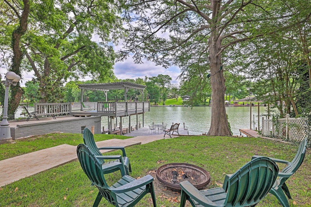 Seguin Home On Lake Placid With Boat Dock 17401281 — Seguin