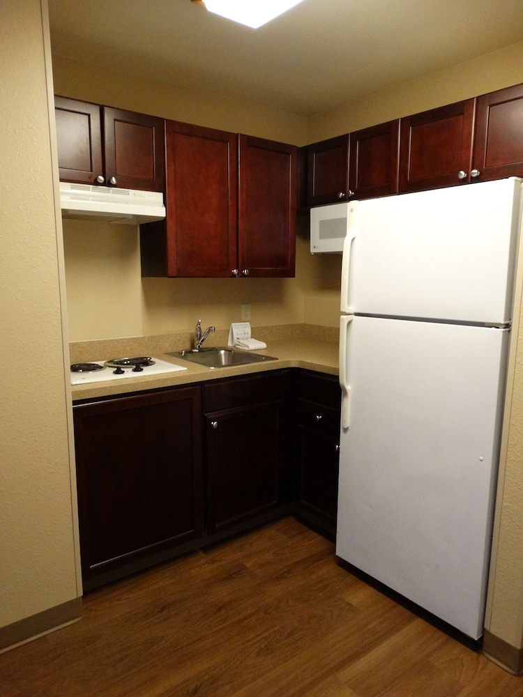 Baymont By Wyndham Auburn Hills South - photo 11