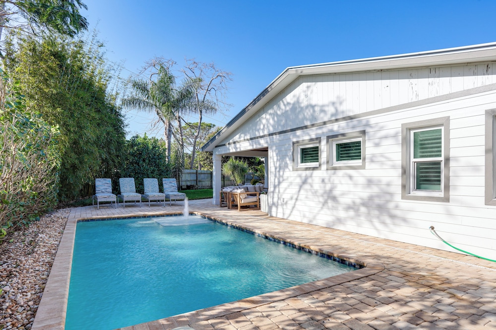 Fenced Yard 4 Mi to Stuart Beach: Family Retreat in Stuart, United States