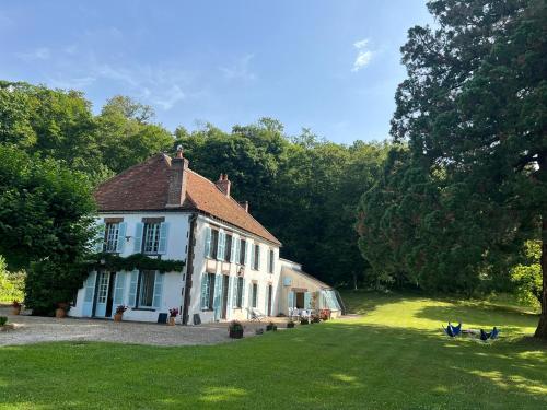 Le Chesnoy 20 Pers Piscine Tennis - last minute hotel in Unknown City