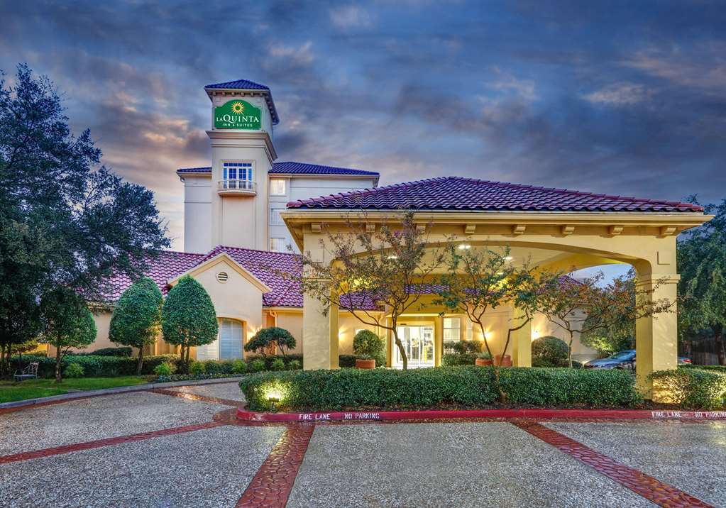 La Quinta Inn & Suites by Wyndham Dallas North Central - photo 3