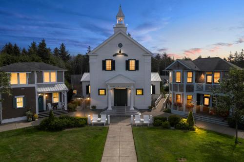 CaberNeigh Getaway by Seabrook Hospitality in Huntington Beach, United States