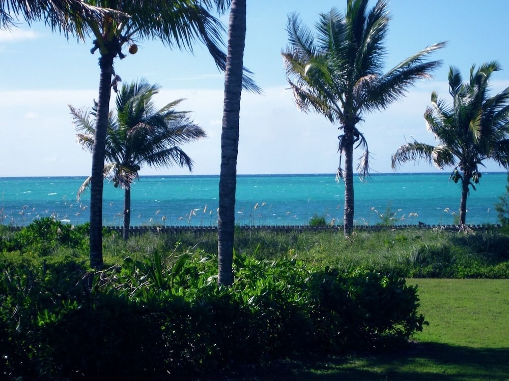 The Blue Inn Family Vacation Rental — 4-Star Luxury Hotel in Freeport, Bahamas