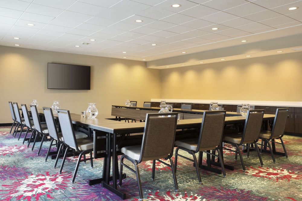 Home2 Suites By Hilton Clovis - photo 23