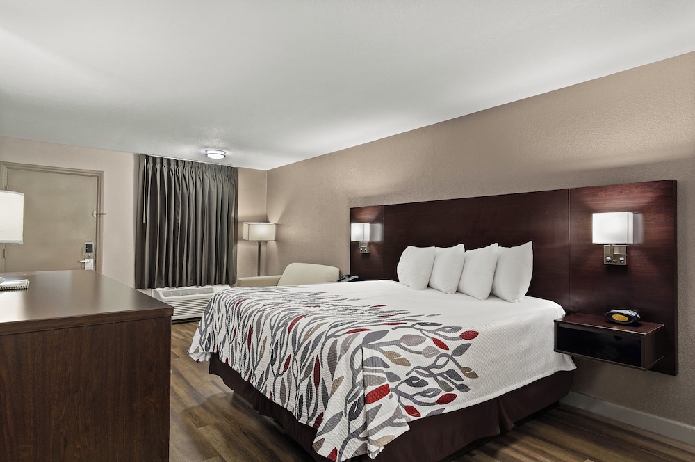 Red Roof Inn Baldwin - photo 9