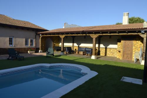 El Capricho de Los Carrascos pet-friendly hotel Juarros De Voltoya