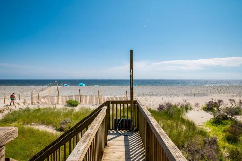 Mead Us At The Beach by Oak Island Accommodations - photo 50