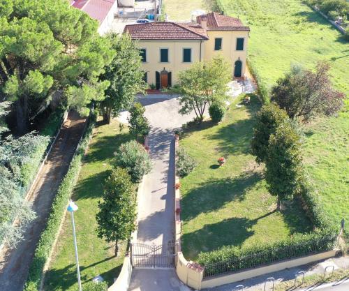 Villa Monica — 4-Star Luxury Hotel in Pistoia, Italy