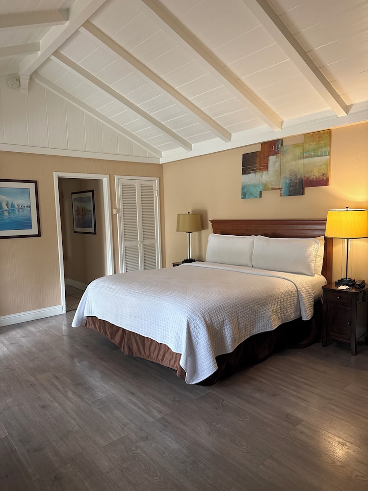 Carmel Resort Inn - photo 45