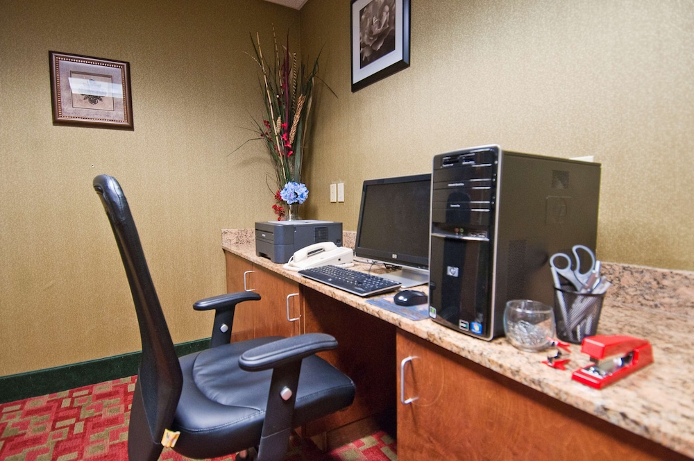 Hampton Inn Canton - photo 47