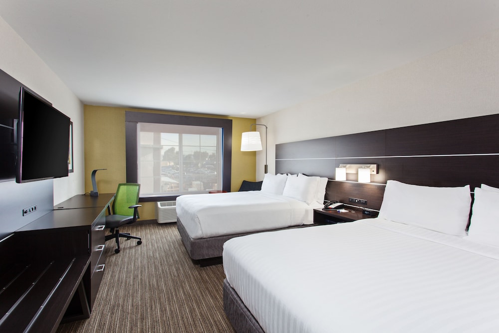 Holiday Inn Express Hotel & Suites Oakland Airport by IHG - photo 2
