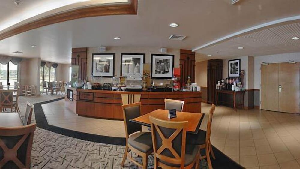 Hampton Inn Columbus Taylorsville Edinburgh - photo 31