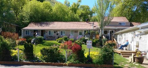 Alpaca Inn The - carbon neutral hotel in Pocatello