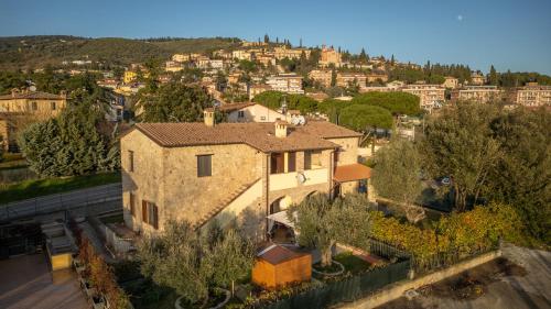 Casale Corciano — 4-Star Luxury Hotel in Corciano, Italy