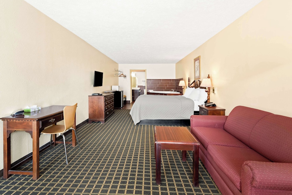 Americas Best Value Inn & Suites Mt. Pleasant - photo 9
