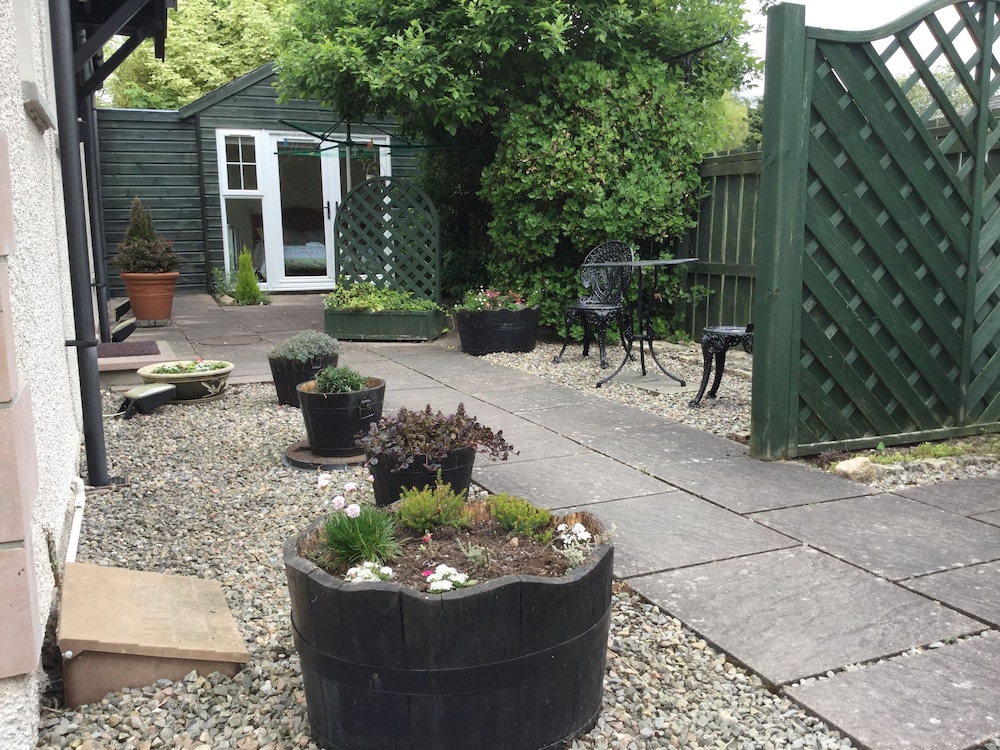 Inverness Apartments New Cottage — 4-Star Luxury Hotel in Inverness, United Kingdom