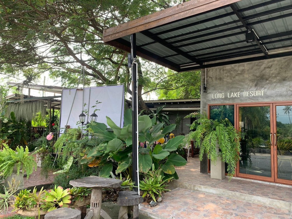 Long Lake Resort in Si Racha, Thailand