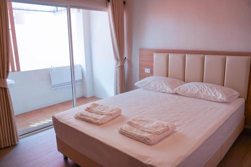 Apartment Near Big Buddha — Bangkok Yai — photo 3