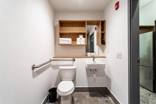 Baymont by Wyndham Meriden - photo 35