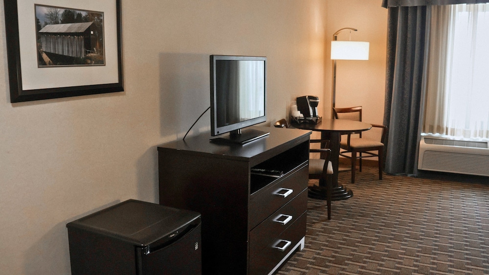 Holiday Inn Express & Suites Morton Peoria Area by IHG - photo 9