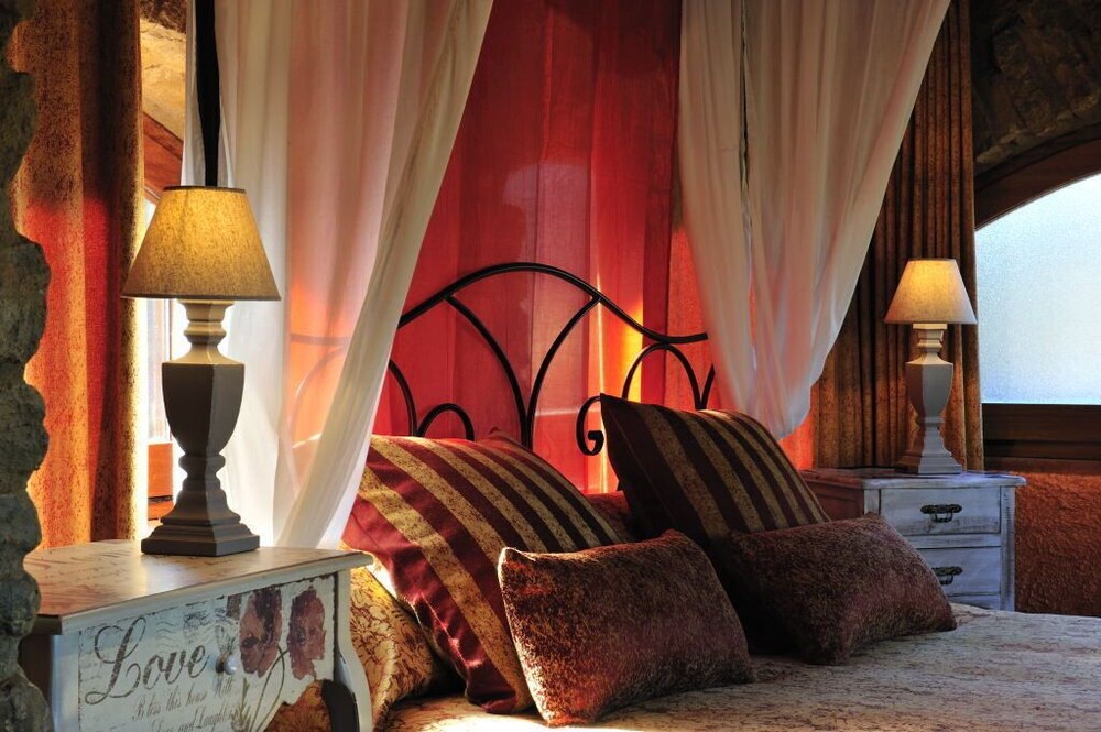 Las Moradas Del Unicornio — hotel in Torroella De Montgri