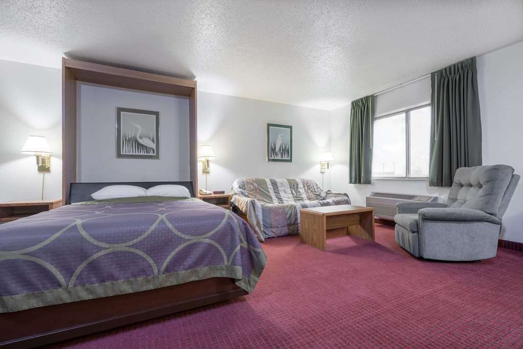 Super 8 by Wyndham Fond Du Lac - photo 10