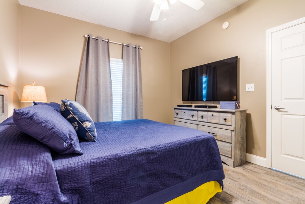 Crystal Shores by Luxury Gulf Rentals - photo 8