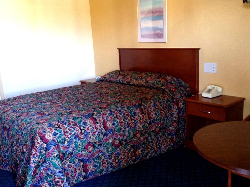 San Jacinto Inn - photo 6