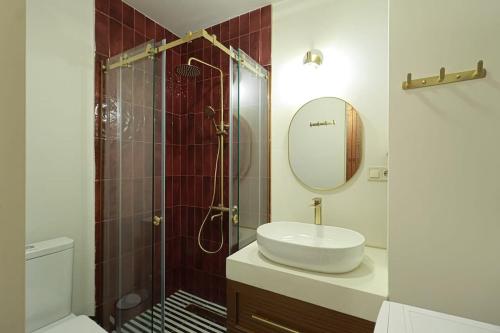 Modern Central Apt Near Stamba By Wehost