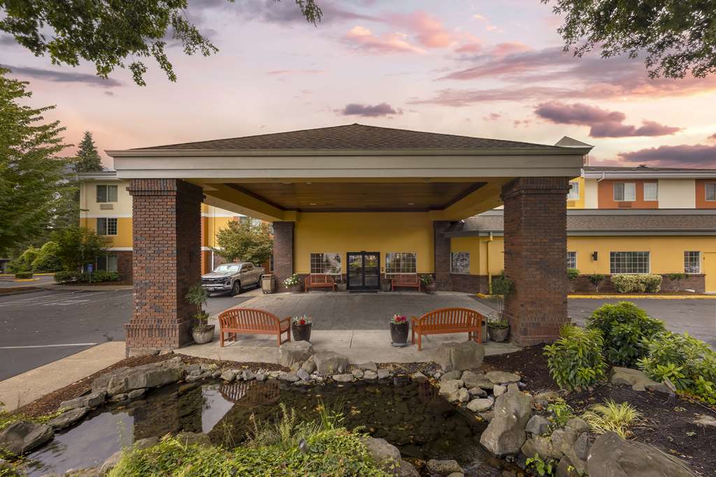 Best Western Plus Northwind Inn & Suites - photo 38