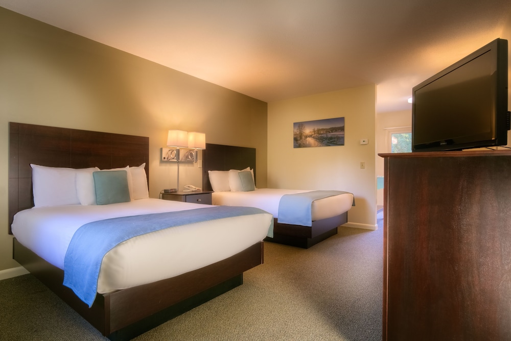 Sun & Ski Inn And Suites - photo 38