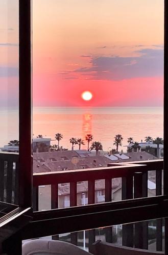 Valencia Sea View Apartment — 4-Star Luxury Hotel in Valencia, Spain