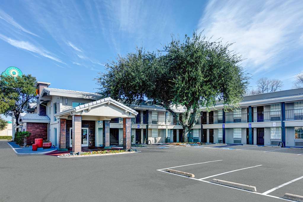 La Quinta Inn by Wyndham Dallas Uptown - photo 10