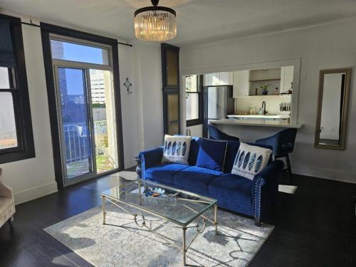 Luxe Suite Convention Center Partial Ocean View with Free Parking — 4-Star Luxury Hotel in Long Beach, United States