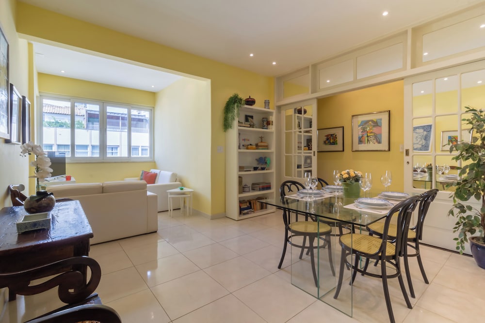Conforto a 4 minutos da Praia do Leblon AP801 — 4-Star Luxury Hotel in Rio De Janeiro, Brasil