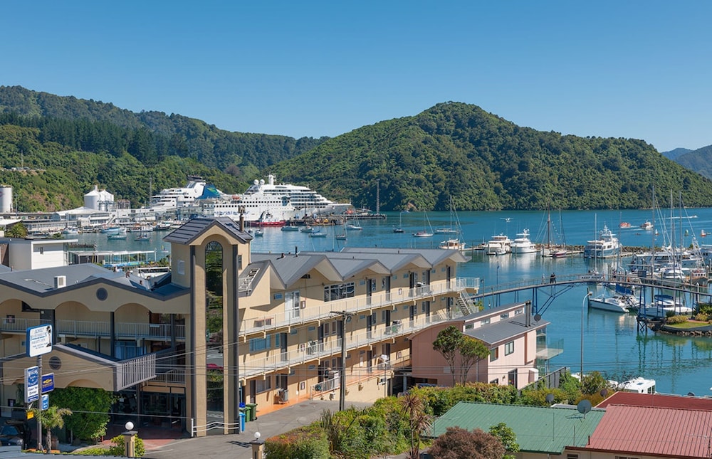 Picton Beachcomber Inn in Picton, New Zealand