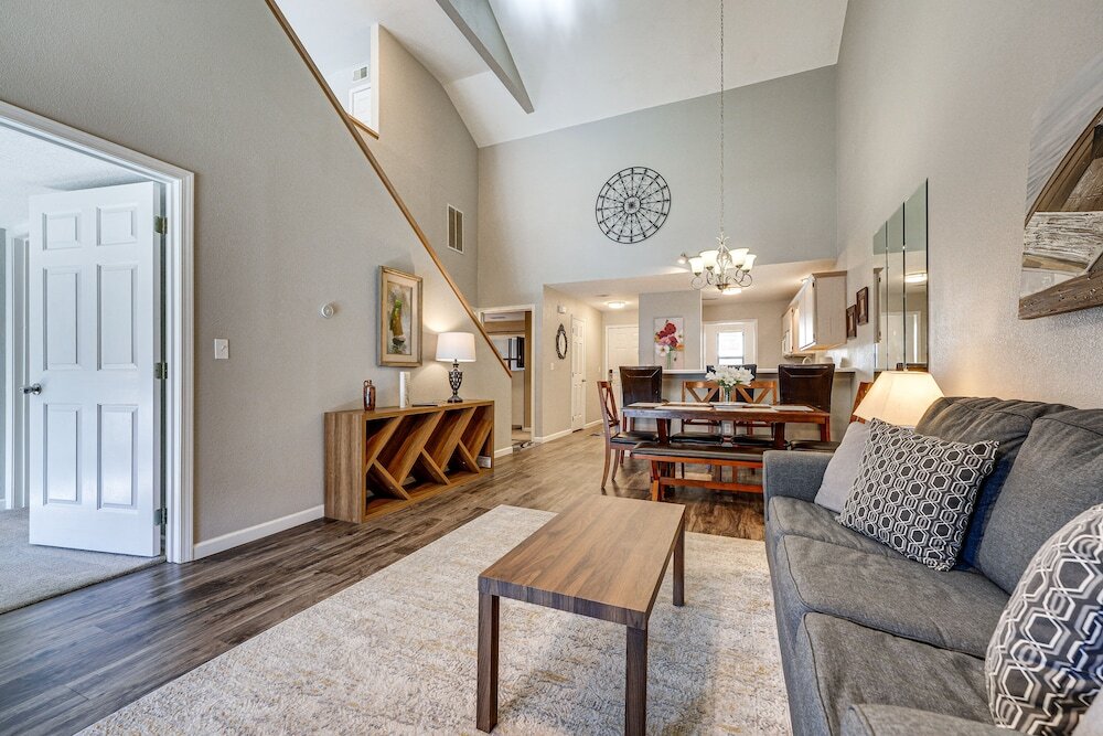 Lakefront Branson Penthouse w Resort Amenities - photo 5