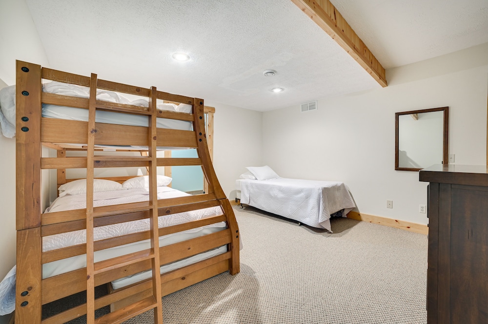 Bellaire Cabin at Shanty Creek Near Schuss Mtn - photo 3