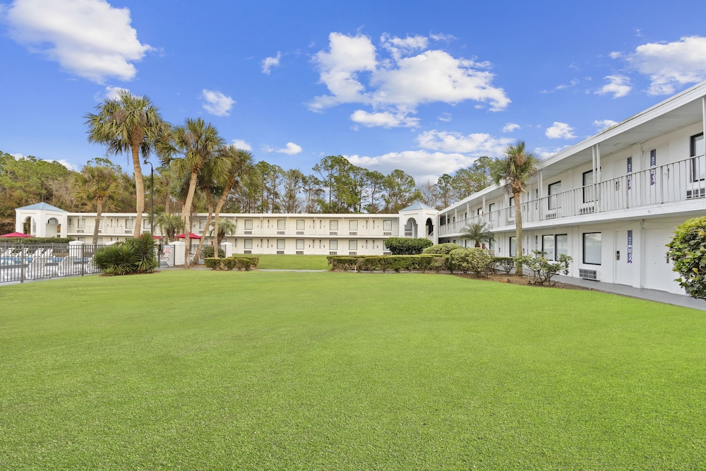 Baymont by Wyndham Jacksonville Airport - photo 31