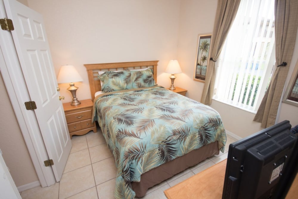 Maria's Regal Palms Resort Townhouse - photo 4