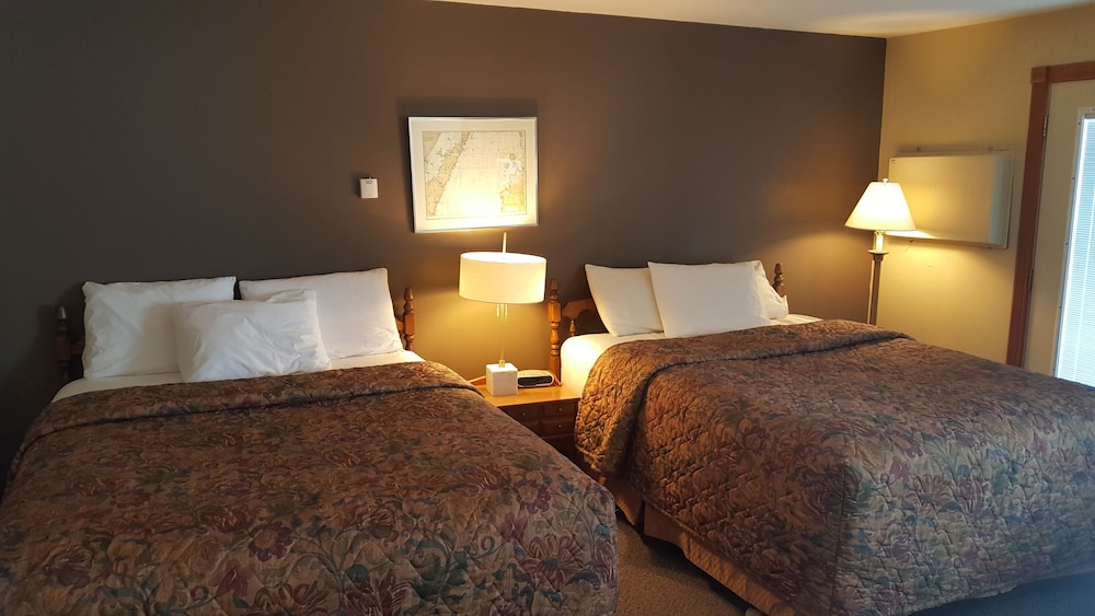 Snug Harbor Inn - photo 51