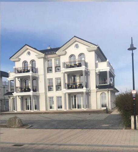 Villa Ocean View — 4-Star Luxury Hotel in Scharbeutz, Germany