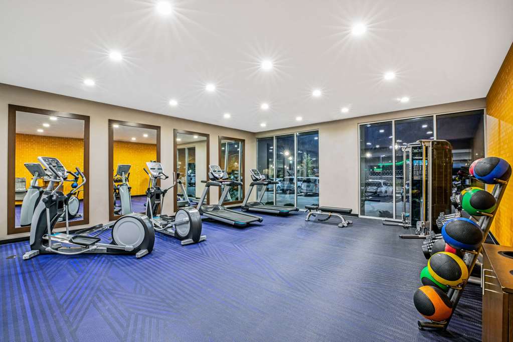 La Quinta Inn & Suites by Wyndham Waco Downtown Baylor - photo 7