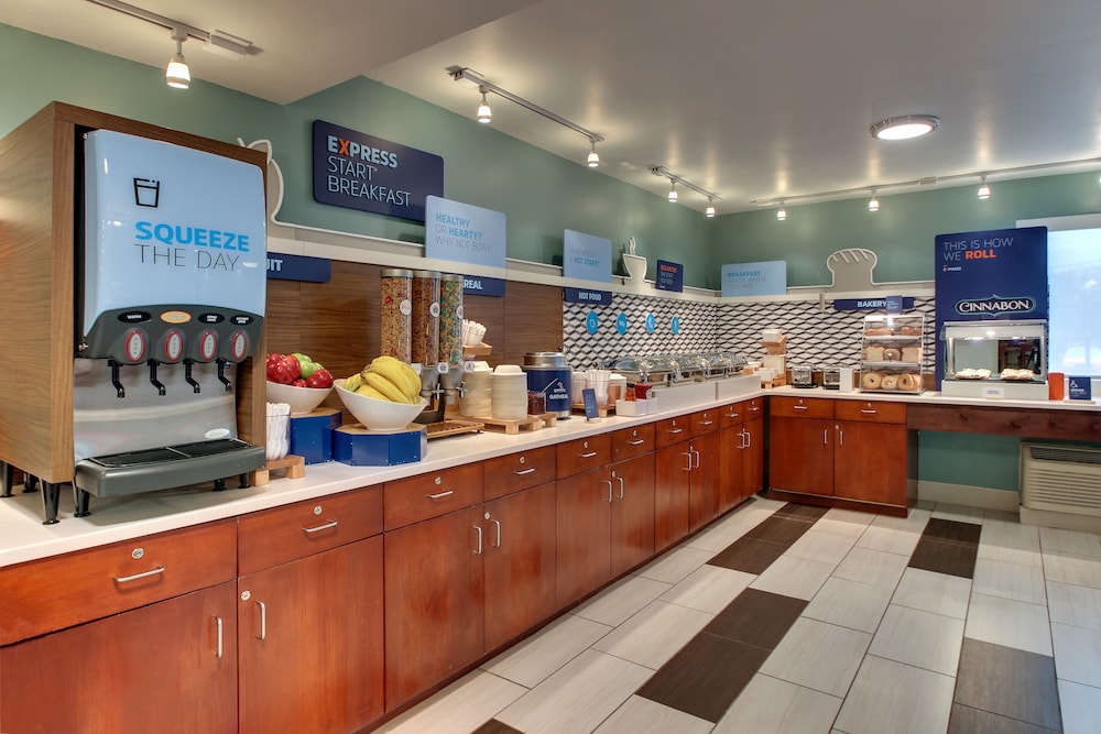 Holiday Inn Express Pittston Scranton Airport by IHG - photo 33