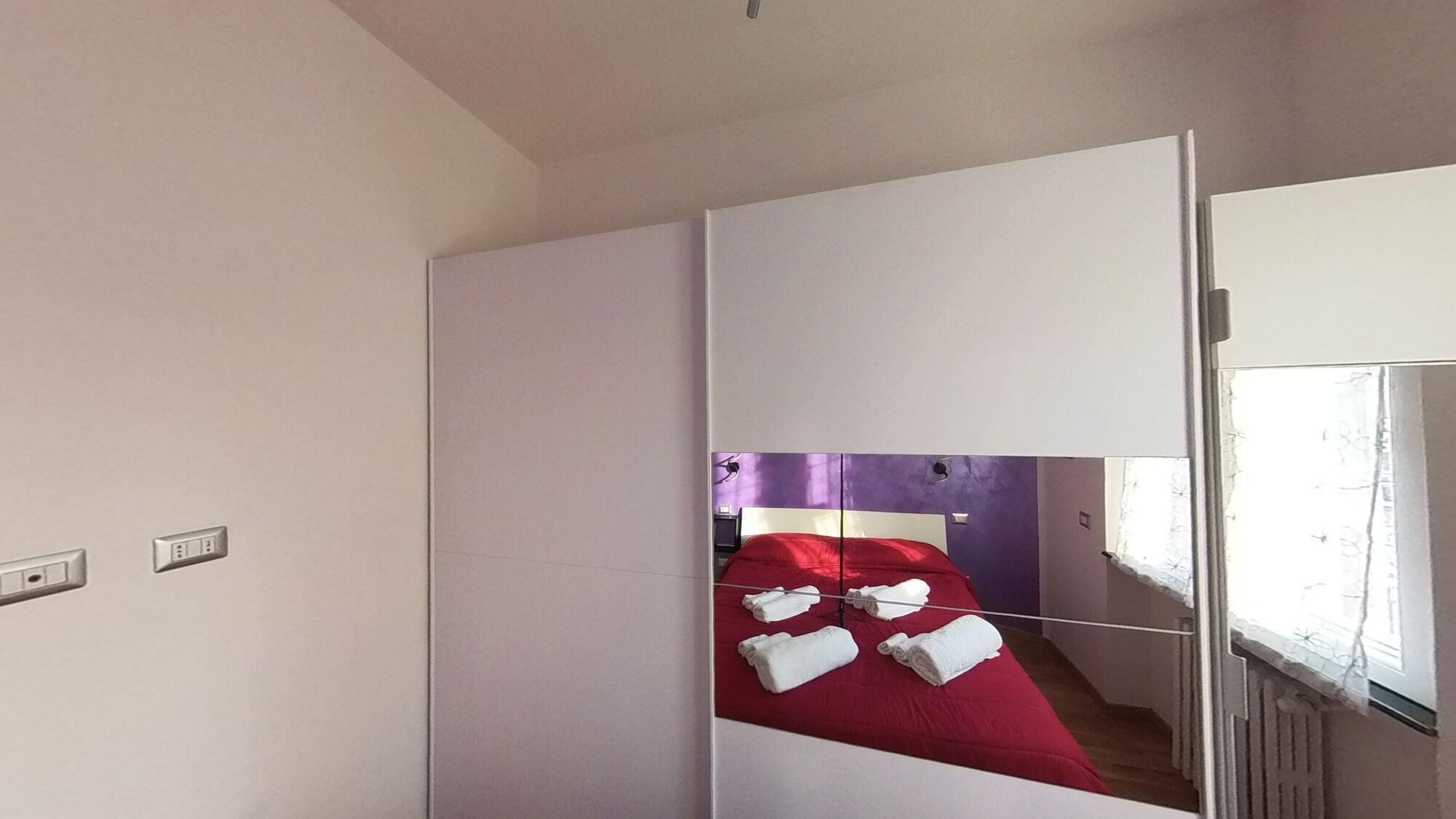 N&Ghomesweethome Canova Accogliente Casa Vacanze Affari — 4-Star Luxury Hotel in Milan, Italy