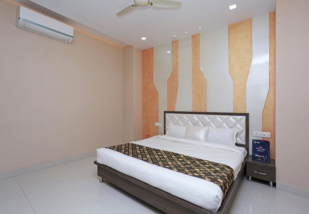 Oyo 10360 Hotel Grand Manoranjan
