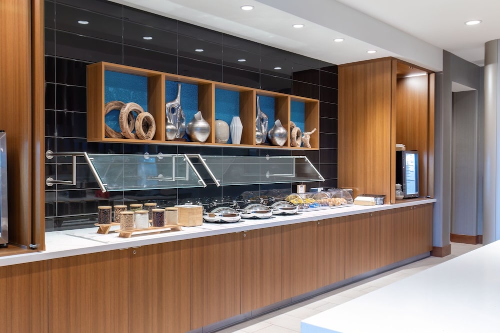 SpringHill Suites by Marriott Pleasanton - photo 25